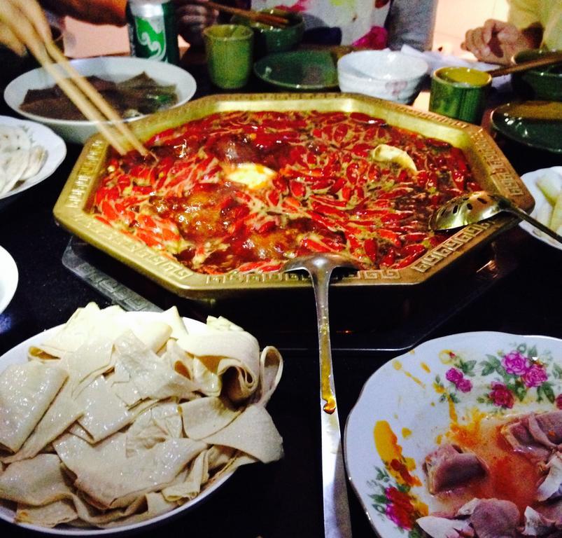Chengdu Bling Bling Hostel Supoqiao Zewnętrze zdjęcie